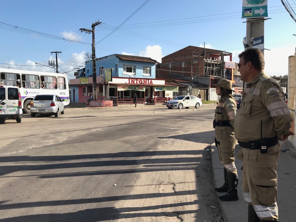 Começa bloqueio no trânsito em trecho da avenida Euclides Figueiredo - SMTT Aracaju